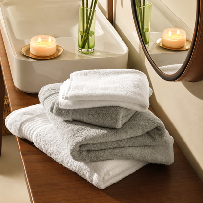 [COMPRÁ 2 Y LLEVATE 4] Juego de Toallas Premium 100 % Algodón Estilo Hotel + Bata de Baño de Regalo